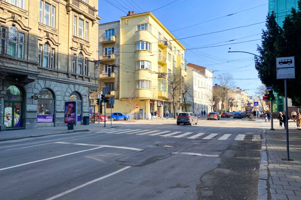 Фото 1: У Львові вперше запустили інноваційний режим роботи світлофорів &ldquo;смарт-коридор&rdquo;