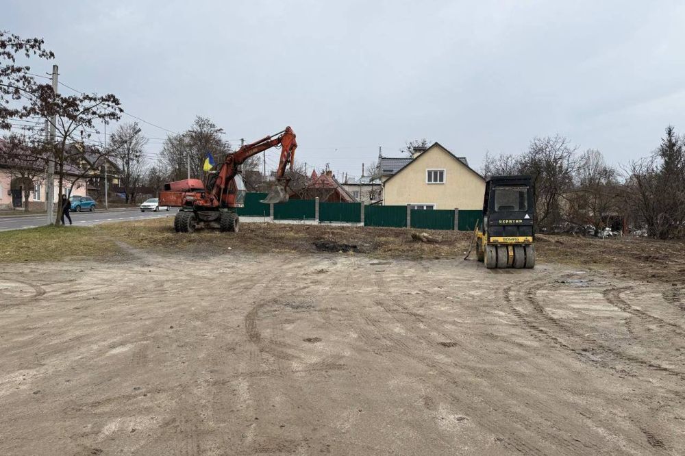 Фото 1: Затишний громадський простір на місці колишньої незаконної забудови: на вул. Личаківська, 259 розпочали роботи