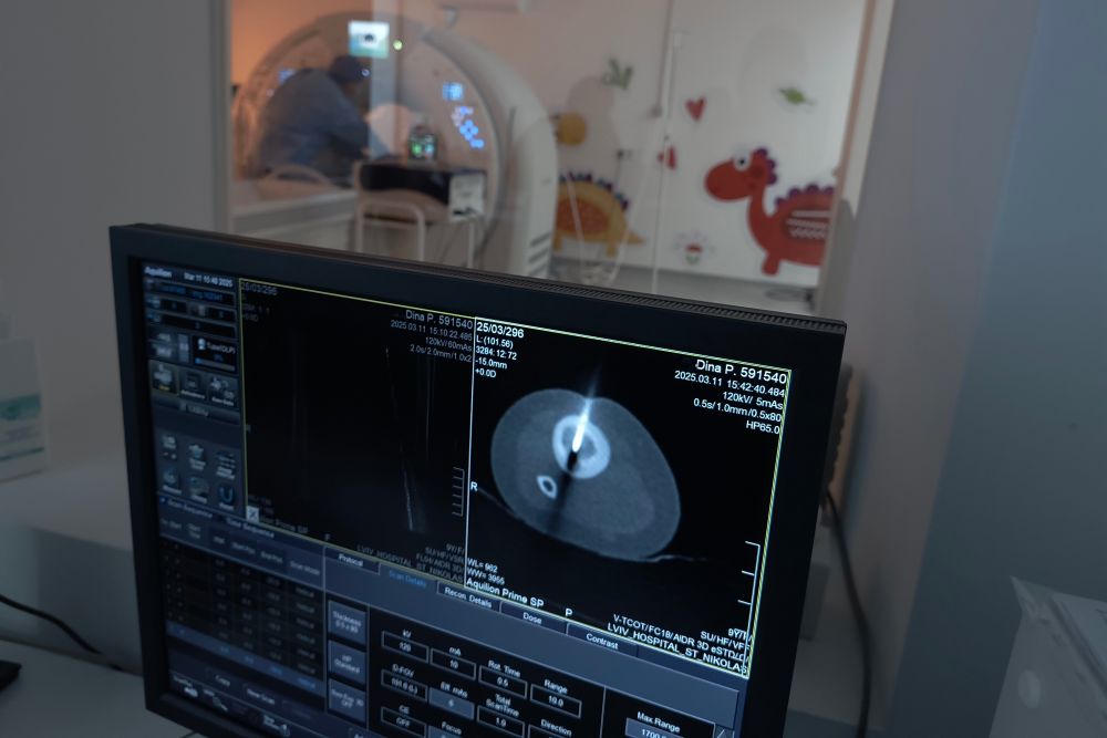 Фото 2: Маленька рана замість відкритої операції, гіпсу й милиць: у Львові вперше прооперували дитину новітнім методом радіочастотної абляції