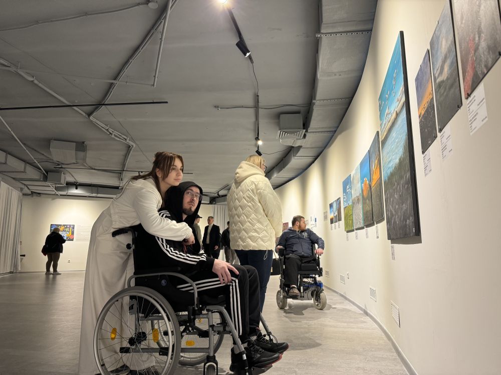 Фото 1: У Львові відкрили виставку творчих робіт незламних &ndash; &laquo;Unbroken: За обрієм&raquo;