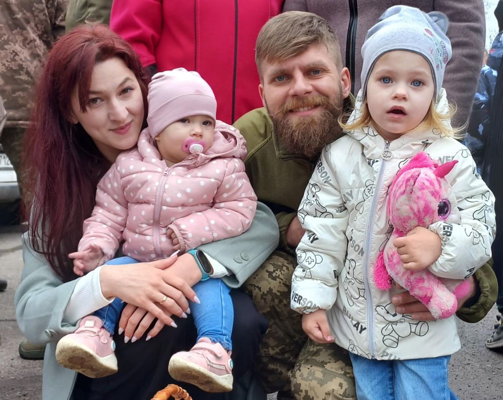 Фото 1: Дружина загиблого захисника отримала 300 тис. грн від міста та благодійників на започаткування власної справи