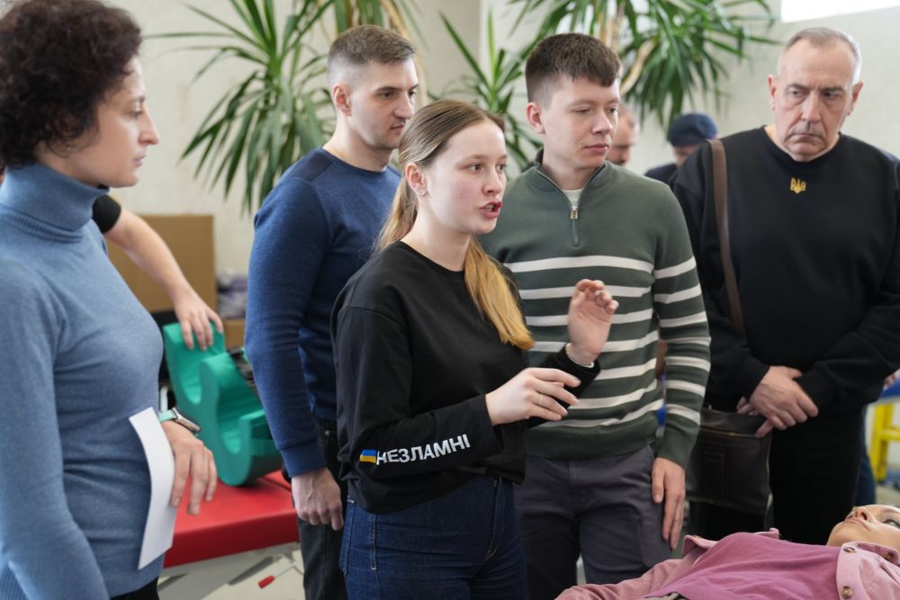 Фото 1: Як лікувати опіки: медики з Дніпра та Житомира переймали досвід лікарів центру UNBROKEN у Львові