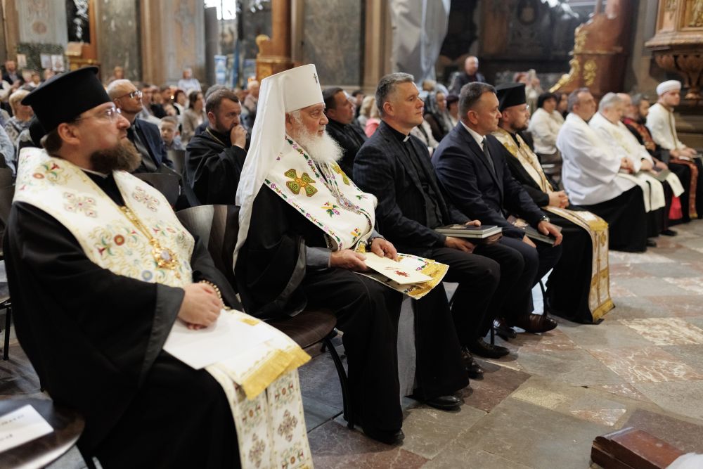 Фото 1: До дня міста священнослужителі всіх конфесій помолилися за Львів та за родини полеглих Героїв