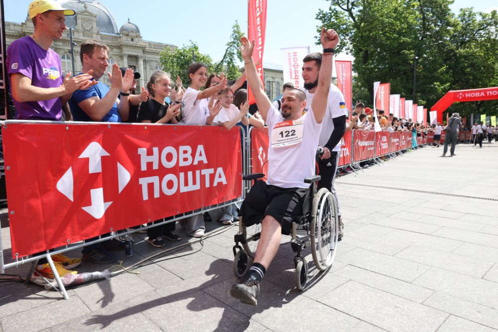 Фото 7: У Львові відбувся безбар&rsquo;єрний благодійний напівмарафон: серед учасників забігу пацієнти центру UNBROKEN (відео)