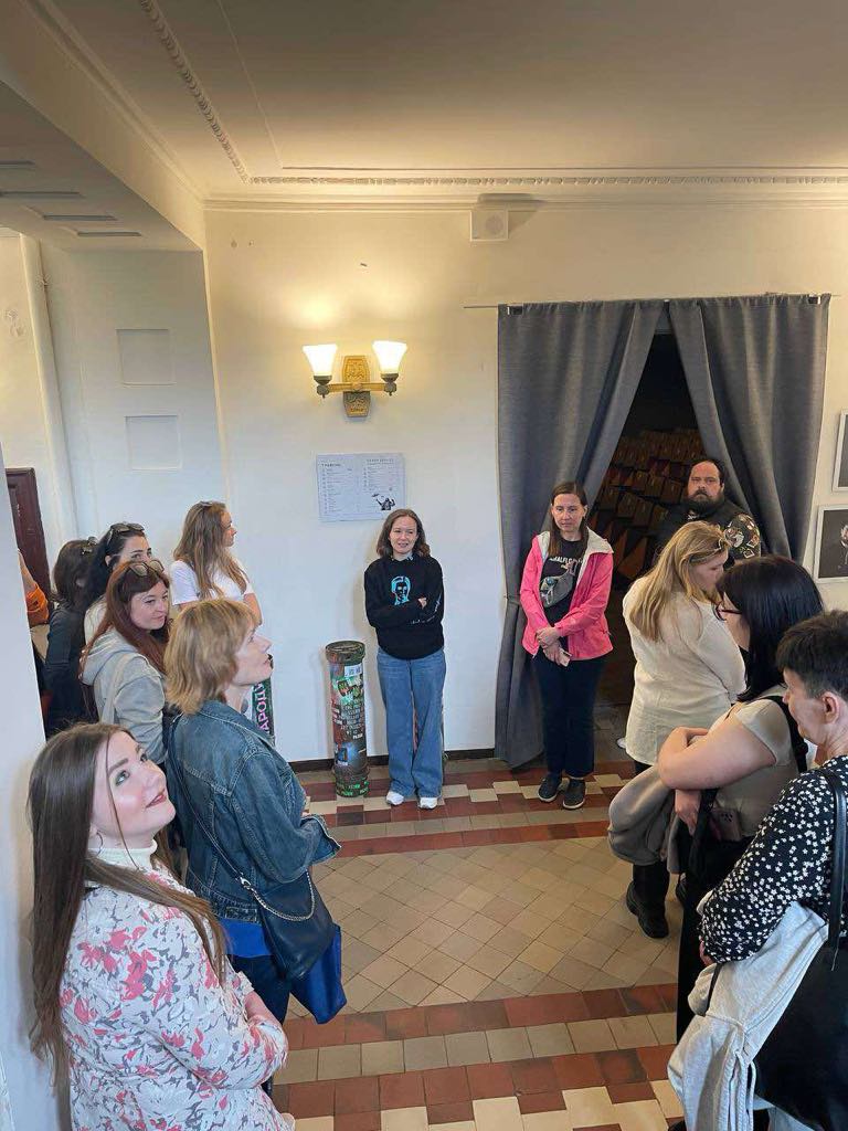 Фото 1: Вежа Ратуші та залаштунки театрів: за три дні відвідувачі задонатили 118 тис. грн на відбудову музею Шухевича