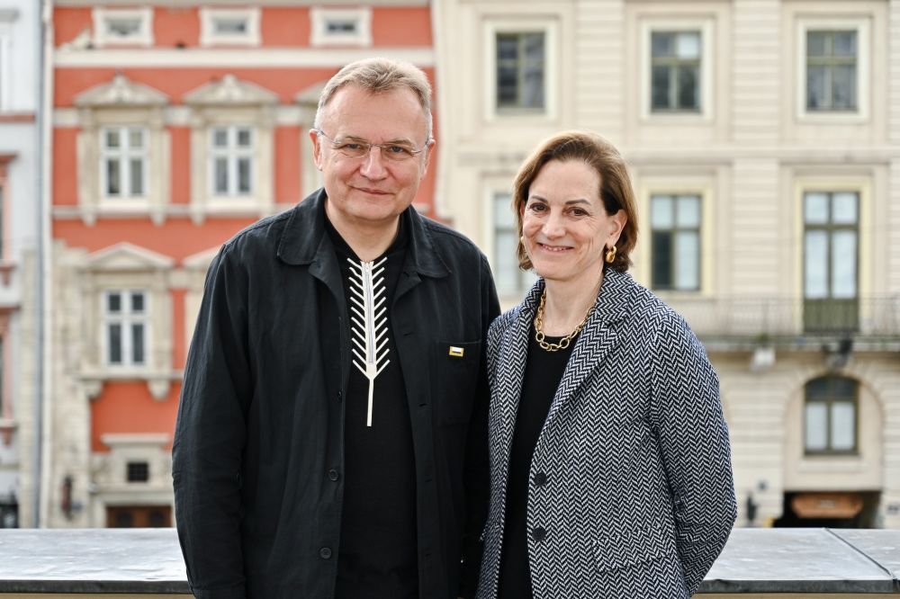 Фото 3: Лауреатка Пулітцерівської премії Енн Епплбом провела відкриту розмову у львівській Ратуші