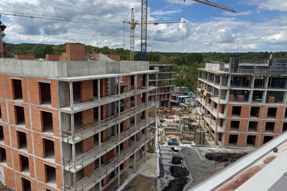 Фото 1: Мене приємно вразив результат спільної роботи Європейського Союзу та міської влади: представник ЄС Жослен Корне відвідав соціальне житло у Львові