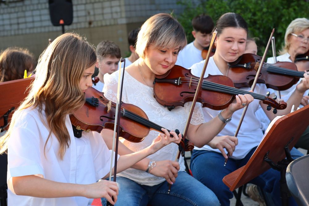Фото 3: У Львові стартував проєкт &laquo;Шкільний оркестр&raquo;: за місяць школярі опанували музичні інструменти та виступили з концертом