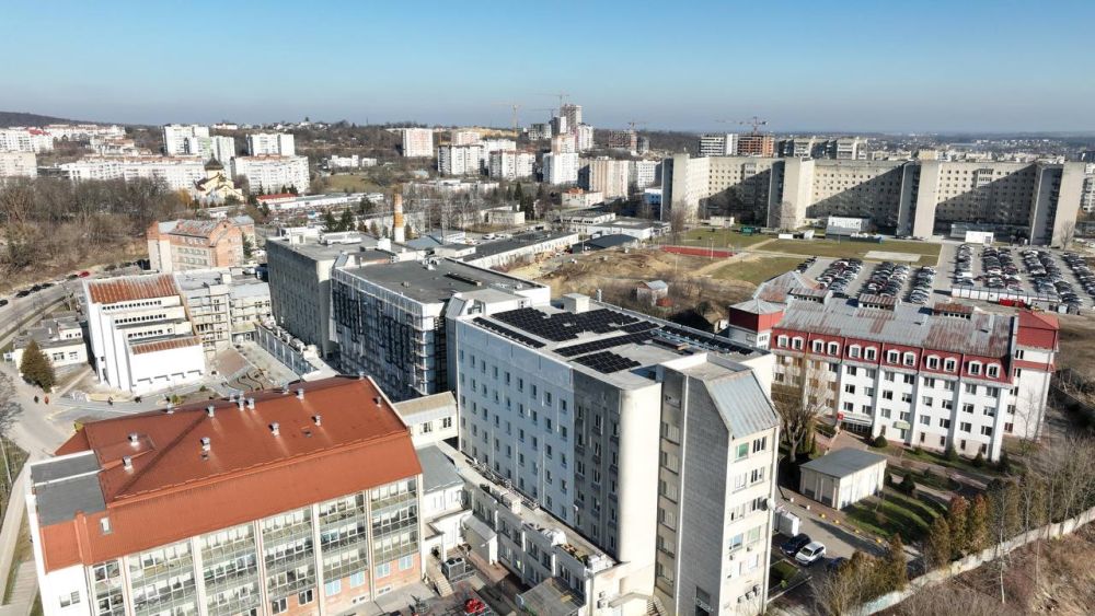 Фото 2: Енергія сонця рятує життя: у&nbsp;дитячій лікарні святого Миколая у&nbsp;Львові встановили сонячну електростанцію