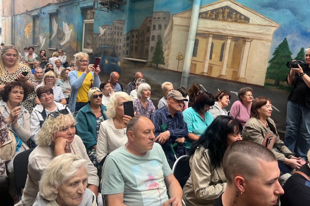 Фото 3: Дарує маріупольцям відчуття дому: у&nbsp;Центрі підтримки переселенців &laquo;Я &ndash; Маріуполь&raquo; відзначили 3‑річчя і&nbsp;подякували Львову за прихисток