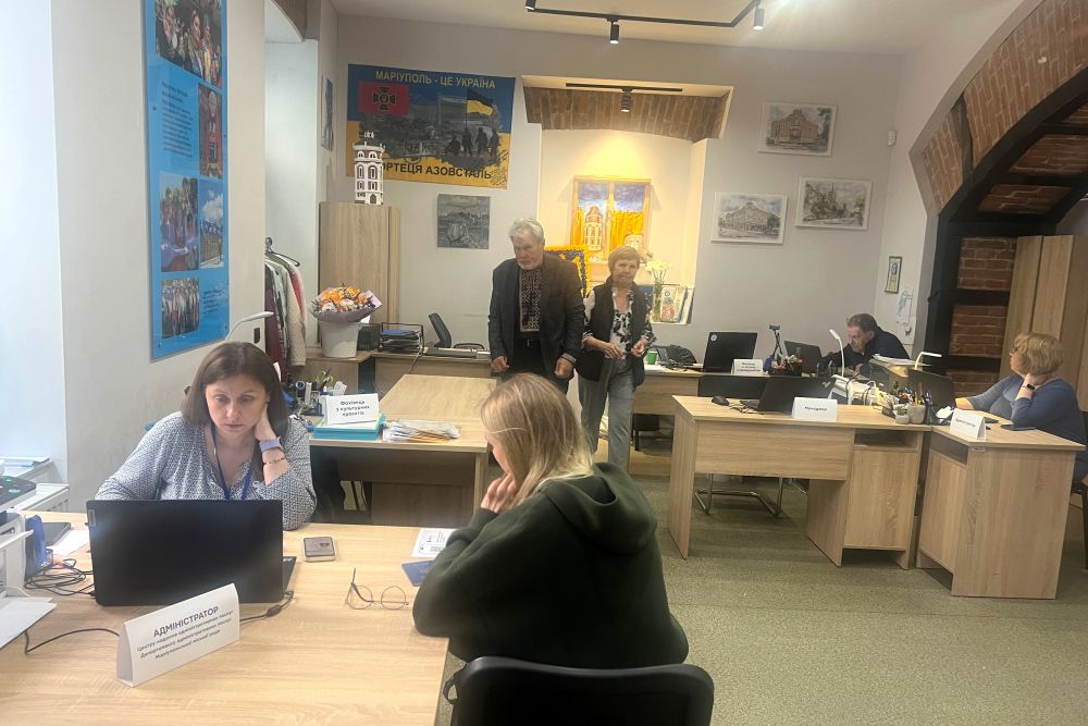 Фото 4: Дарує маріупольцям відчуття дому: у&nbsp;Центрі підтримки переселенців &laquo;Я &ndash; Маріуполь&raquo; відзначили 3‑річчя і&nbsp;подякували Львову за прихисток
