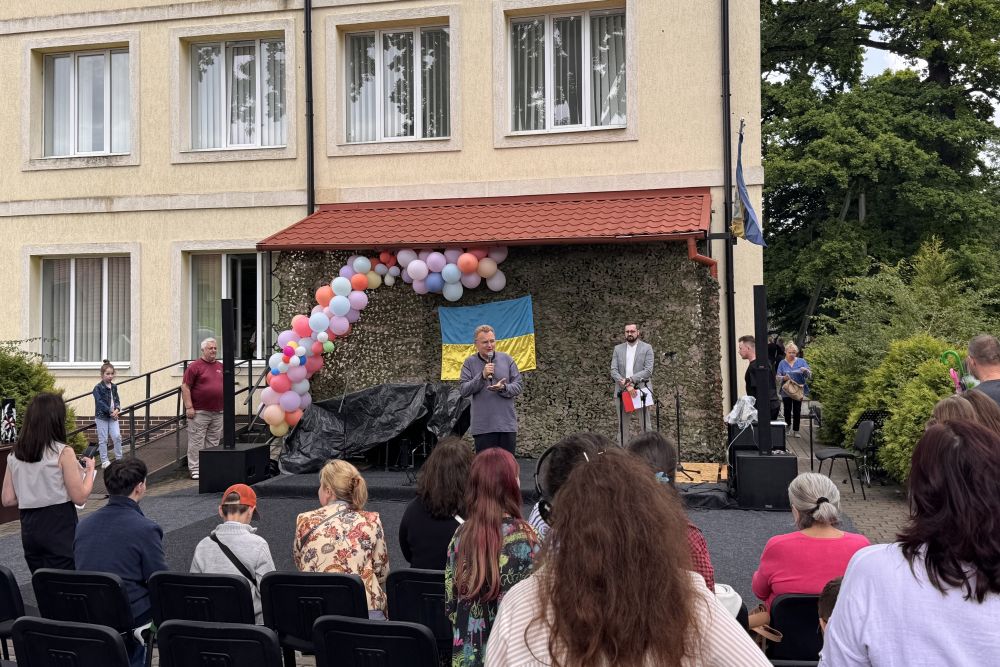 Фото 1: Брюховичам &ndash; 581 рік: у&nbsp;селищі організували благодійну подію на підтримку захисників