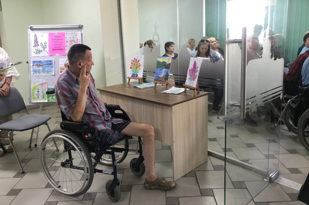 Фото 2: &laquo;Візити турботи&raquo;: працівники соціальних служб міста зустрілися з&nbsp;людьми з&nbsp;інвалідністю Сихівського району