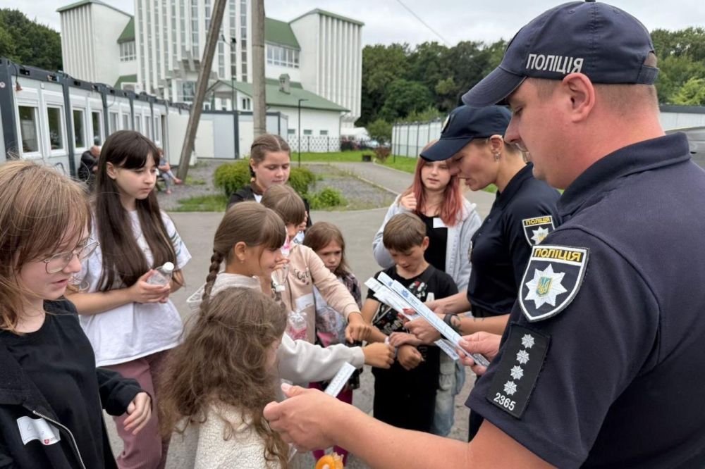 Фото 3: Домедична допомога, поліція та ДСНС: у Львові провели «Дні безпеки» для дітей-переселенців