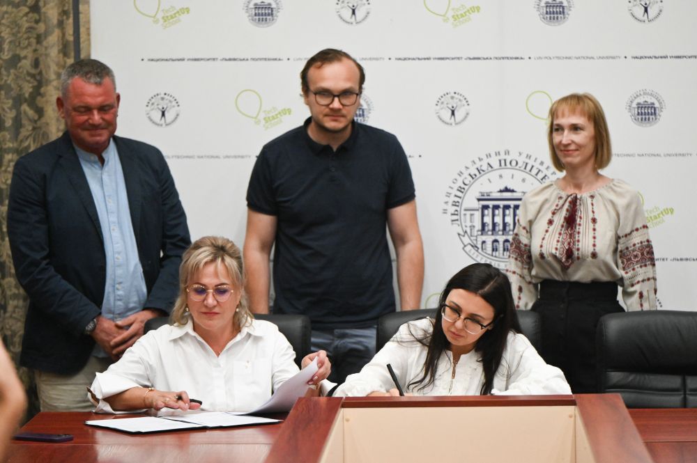 Фото 2: Вперше в&nbsp;Україні одну з&nbsp;вулиць Львівської громади відремонтують за німецькою технологією
