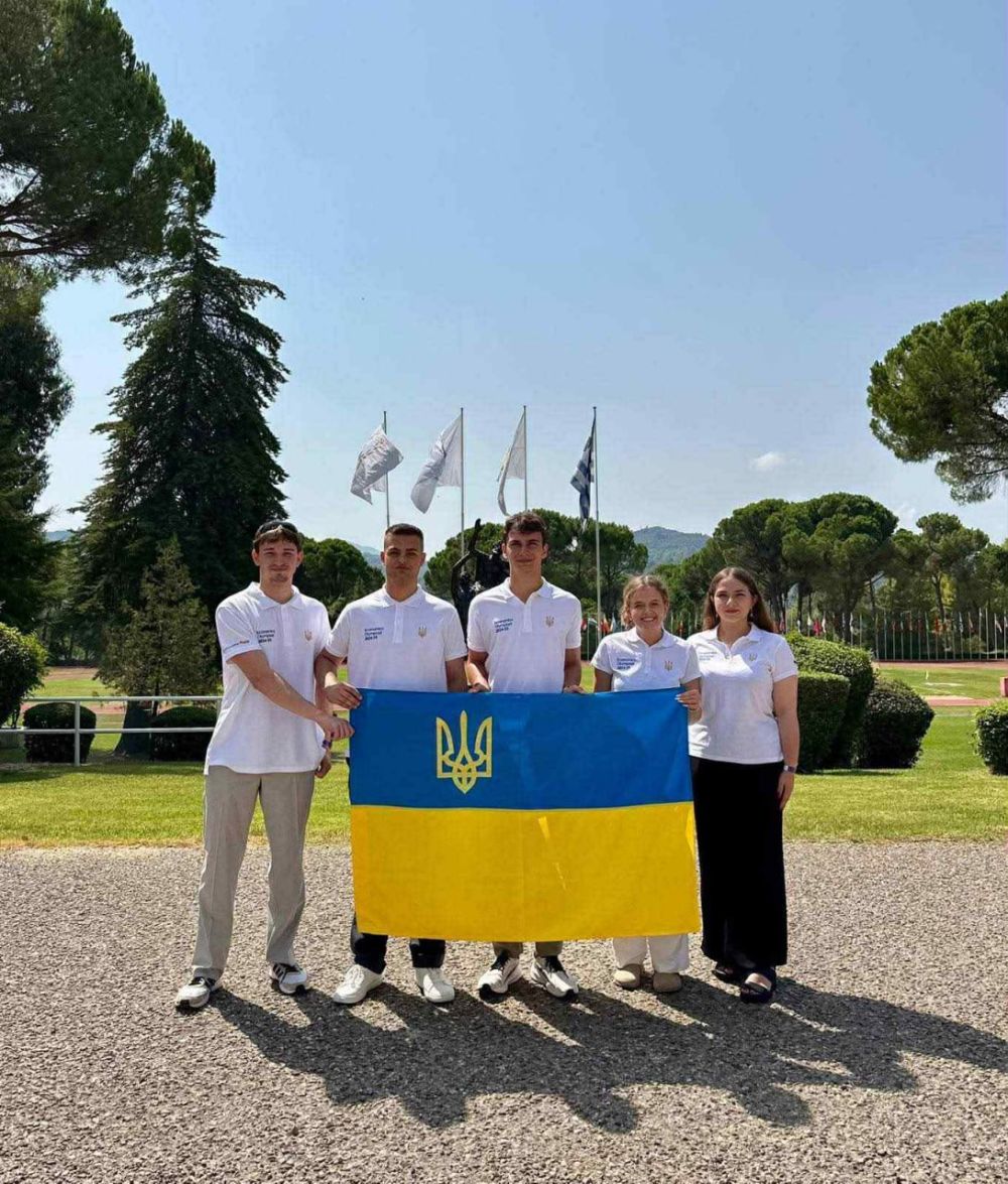 Фото 1: Львівський учень здобув &laquo;золото&raquo; на міжнародній олімпіаді з&nbsp;економіки