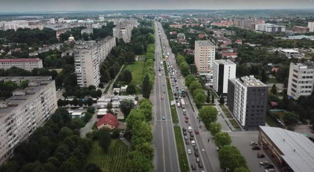 Фото 2: У Львові спробують ремонтувати ключові магістральні дороги з відтермінованою оплатою (відео)