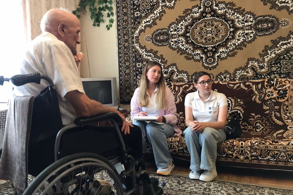 Фото 1: &laquo;Візити турботи&raquo; додому: у&nbsp;Львові соціальні працівники відвідують людей з&nbsp;інвалідністю