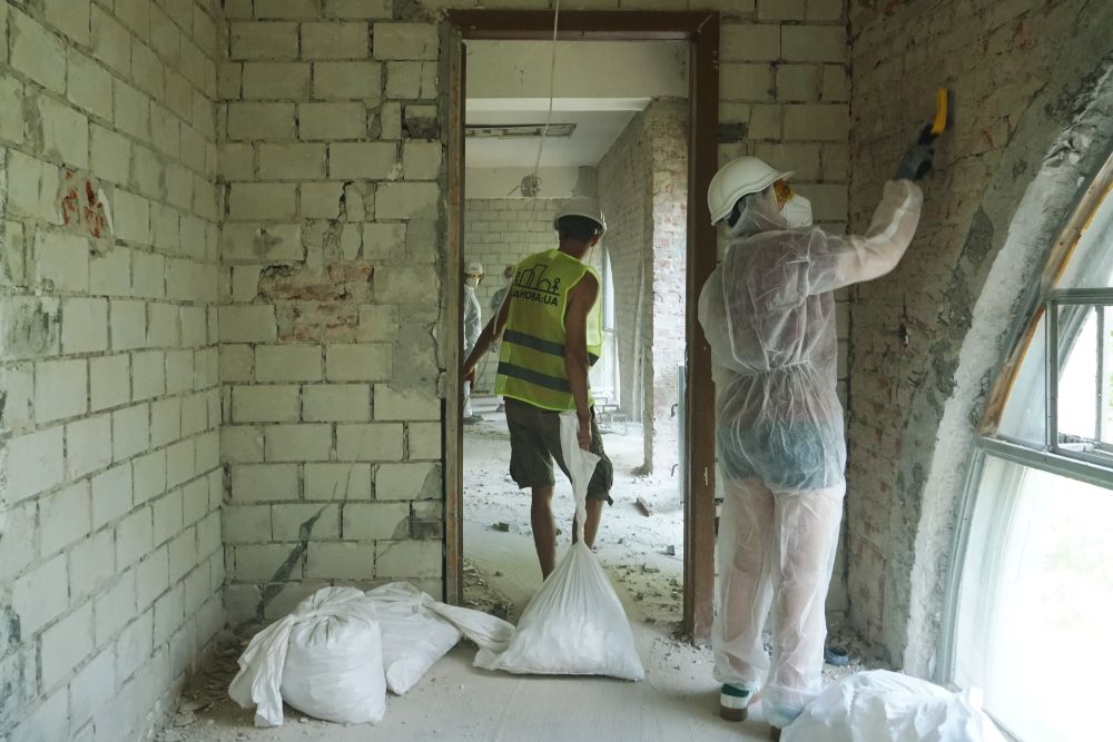 Фото 1: Молодіжний обмін &laquo;ВідНОВА:UA&raquo; у&nbsp;Львові: волонтери перетворили закинутий простір на артрезиденцію