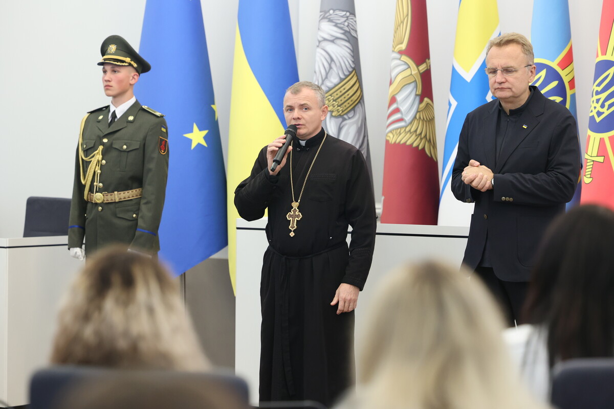 Фото 3: У Львові до Дня Захисників і Захисниць посмертно нагородили «Почесним знаком святого Юрія» 30 військових, які боронили Україну від ворога (фото)