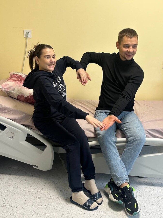 Фото 1: Віддав свою нирку, аби врятувати сестру: рятівну операцію виконали львівські лікарі