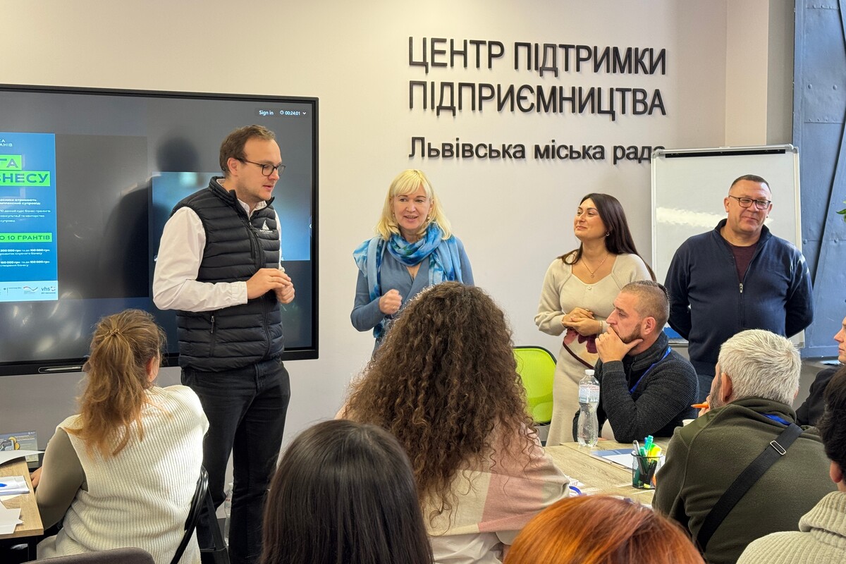 Фото 2: Більше двох сотень ветеранів та їх рідних вчились бізнесу та більше сотні отримали гранти у Львові