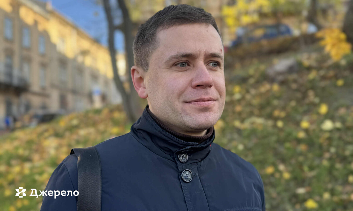 заступник директорки Центру соціальних послуг «Джерело» Андрій Оліярник