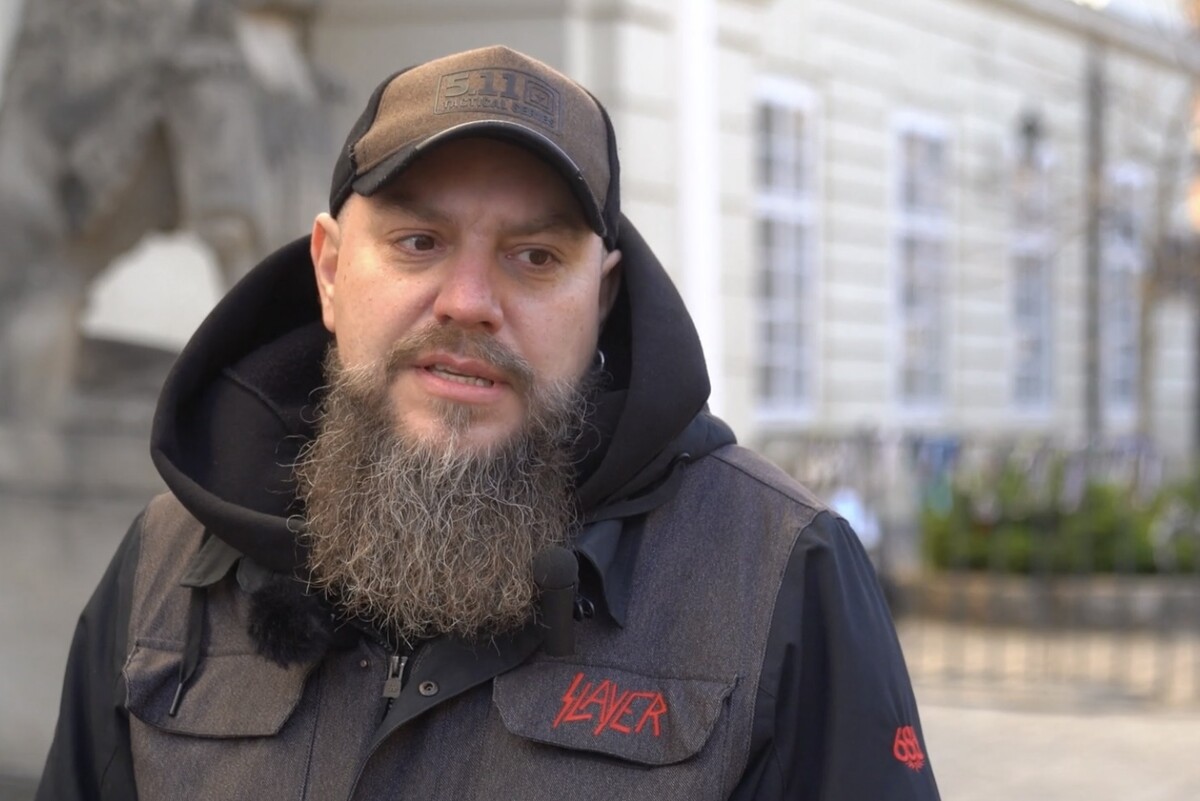 Колишній військовослужбовець, заступник міського голови Львова з питань ветеранів Андрій Жолоб під час брифінгу для медіа