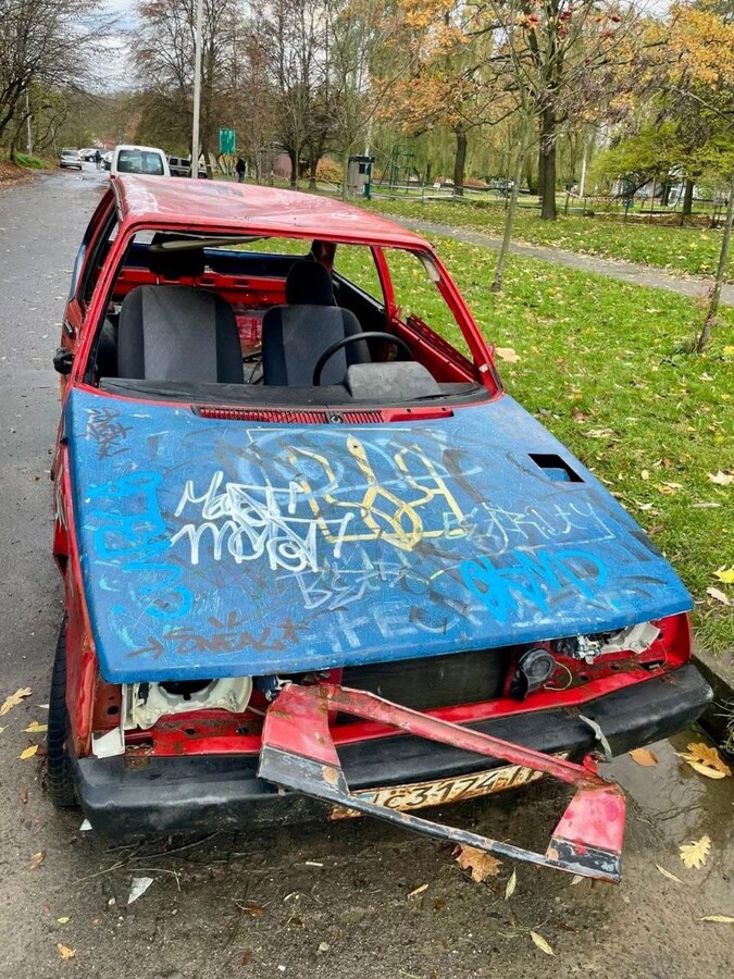 Занедбаний автомобіль