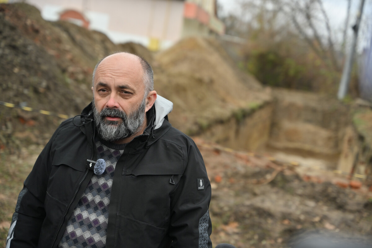 Керівник НДЦ &laquo;Рятівна археологічна служба&raquo; Інституту археології НАН України Олег Осаульчук