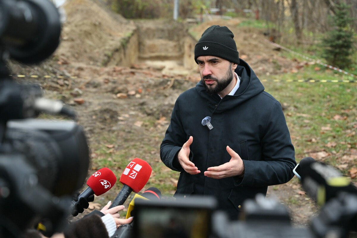 Керуючий справами виконкому Львівської міської ради Євген Бойко під час брифінгу на Цитаделі