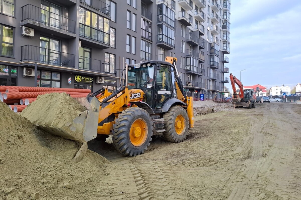 Фото 3: Ремонт вул. Залізничної: завершують підготовку до укладання першого шару асфальту