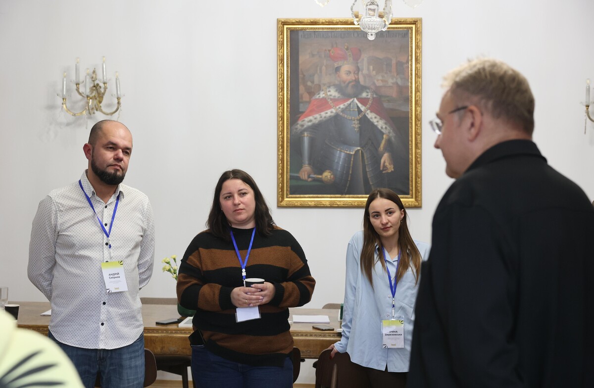 Марина Пасічник (по центру) - учасниця однієї з навчальних резиденцій