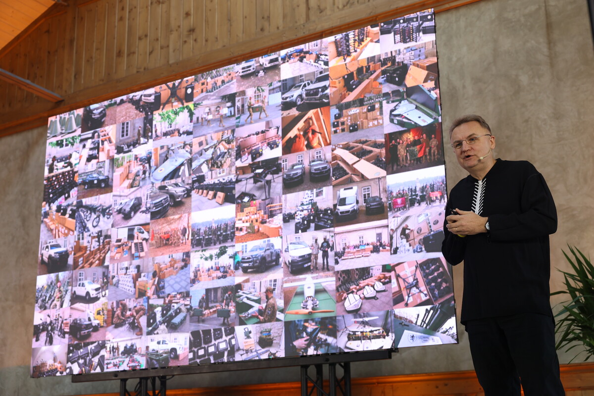 Міський голова Андрій Садовий звітує.