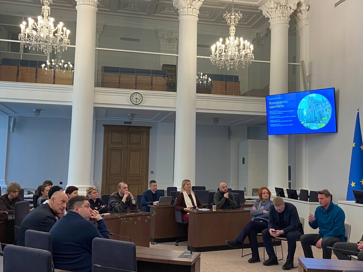 Учасники делегації під час зустрічі у сесійній залі Львівської міської ради