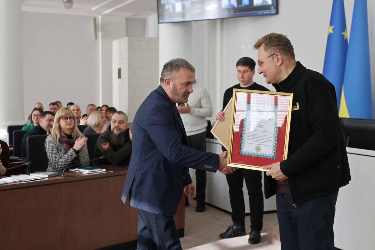 Фото 1: Мер Львова Андрій Садовий відзначив працівників енергетичної галузі (відео)
