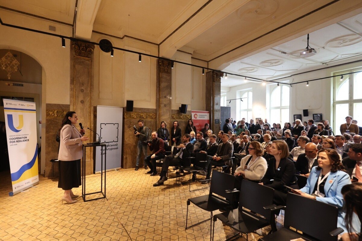 Віцепрем&rsquo;єр-міністерка з гуманітарної політики України &mdash; Міністерка культури Тетяна Бережна виступає перед учасниками конференції у Львівському культурному центрі ЮНЕСКО