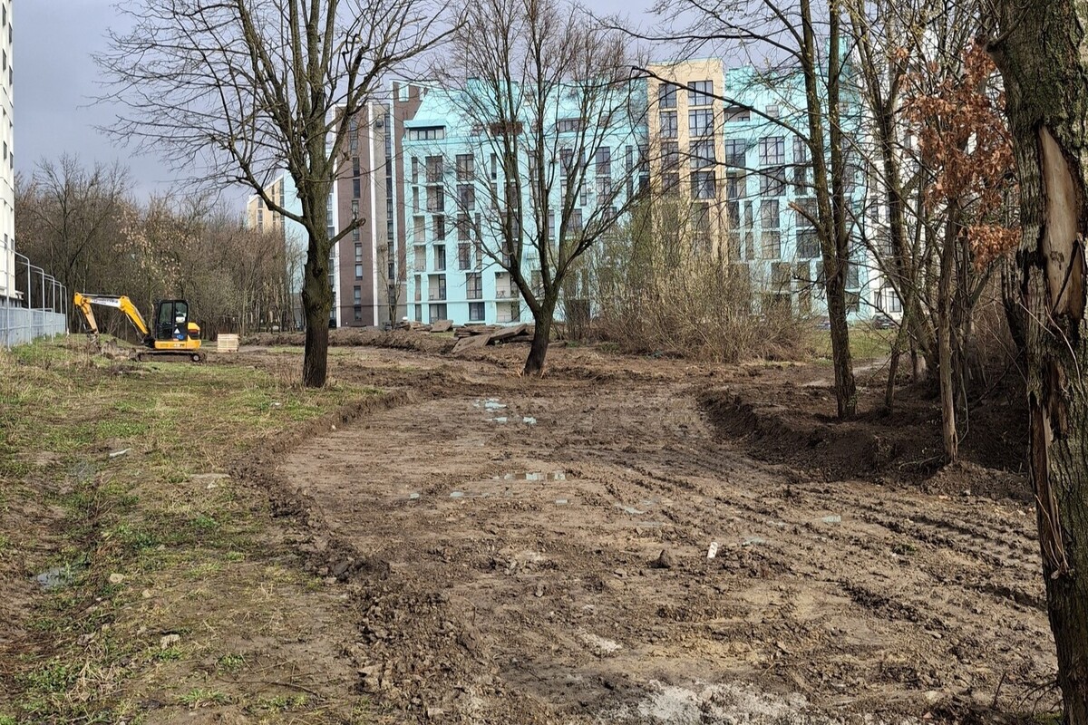 Фото 1: У&nbsp;парку Архангела Михаїла розпочали капітальний ремонт
