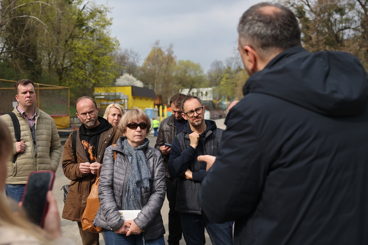 Фото 5: &laquo;Романтик&raquo; в&nbsp;Парку культури не&nbsp;може стати житлом чи&nbsp;рестораном (відео)