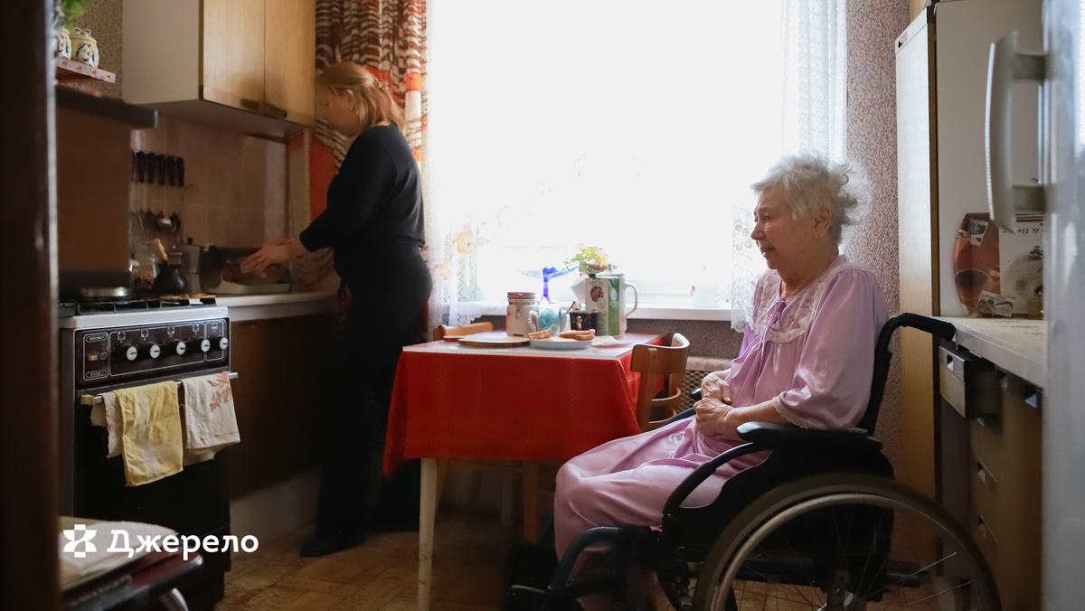 Фото 5: Непокинуті у&nbsp;старості: як&nbsp;у&nbsp;Львові соціальні робітники підтримують самотніх людей вдома