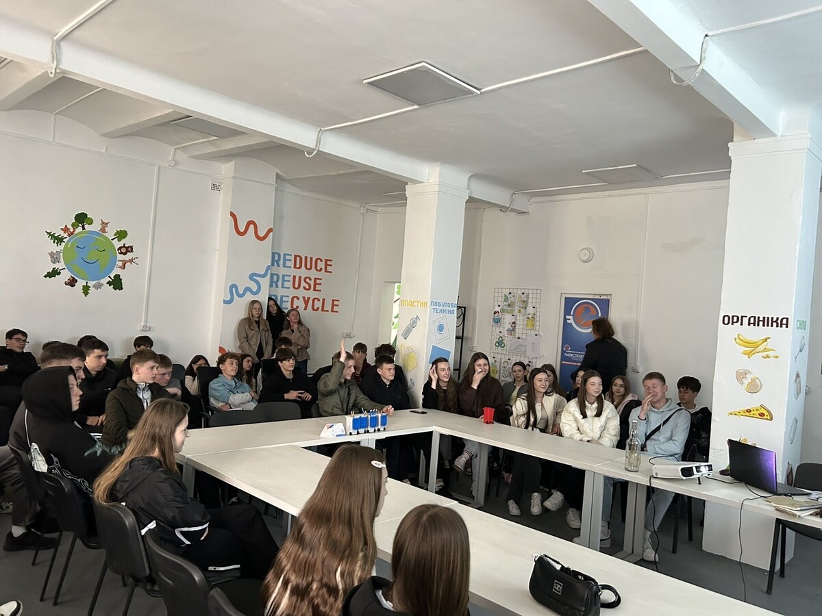 Фото 3: Понад 350&nbsp;школярів Агломерації вчились сортувати відходи в&nbsp;навчальному екопросторі у&nbsp;Львові