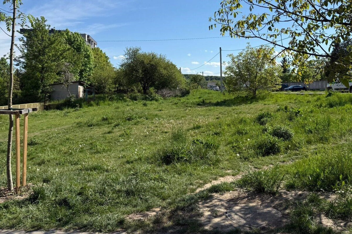 місце, на якому планують створити Сад пам'яті полеглих Захисників