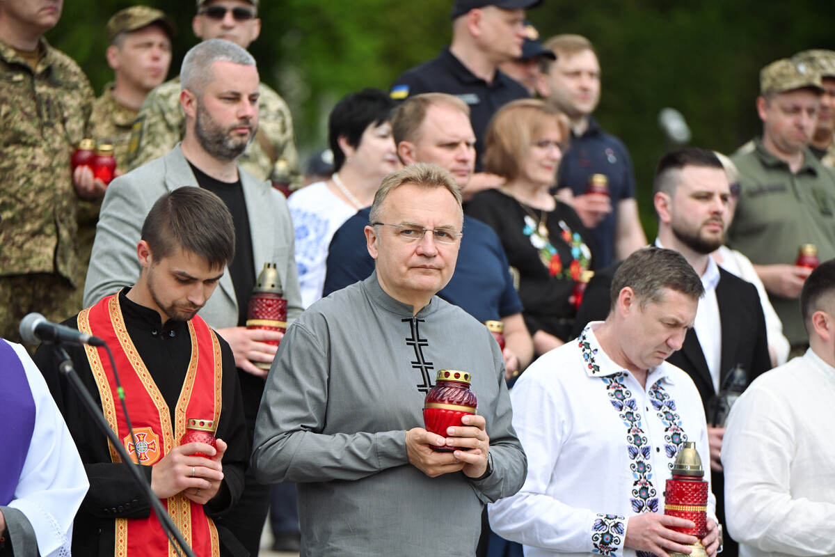 Фото 1: У&nbsp;Львові вшанували полеглих Захисників та&nbsp;Захисниць з&nbsp;нагоди Дня Героїв