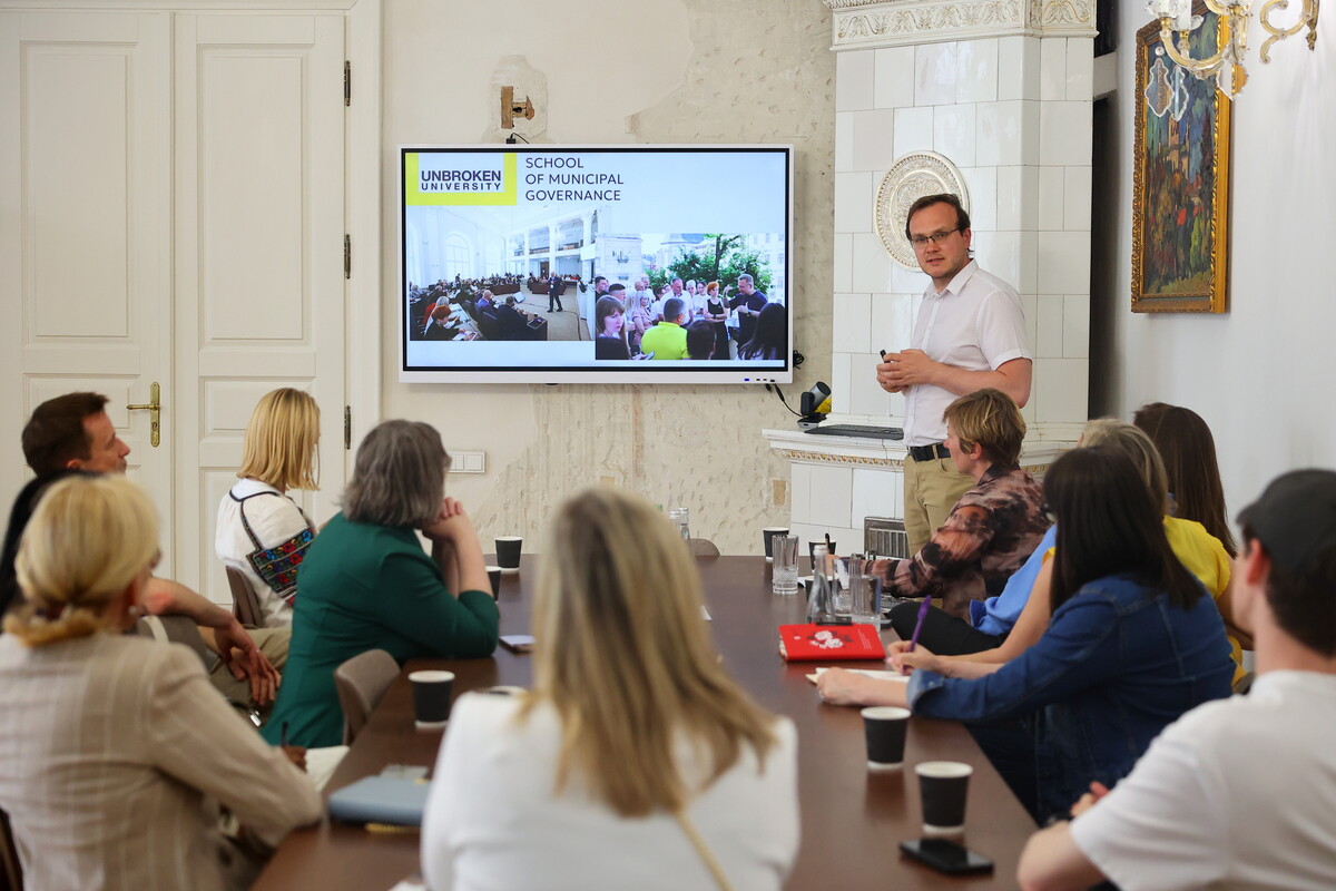 Фото 3: «Наша мета — відновлення не лише інфраструктури, але й людей, їхньої гідності та можливостей», — мер Львова