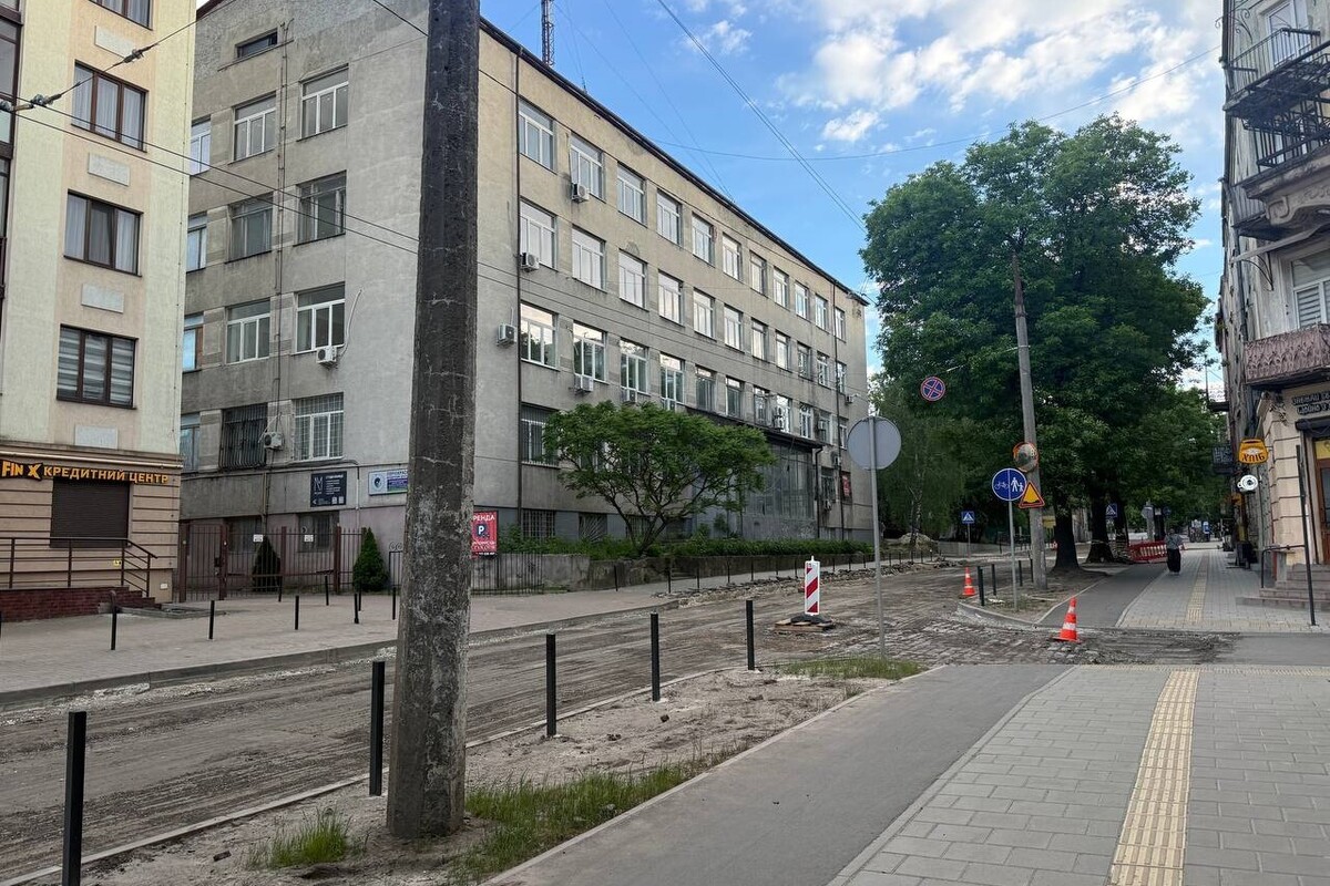 Фото 1: Бруківку, виявлену під час ремонту вул.&nbsp;Героїв УПА, облікують і зможуть використовувати повторно