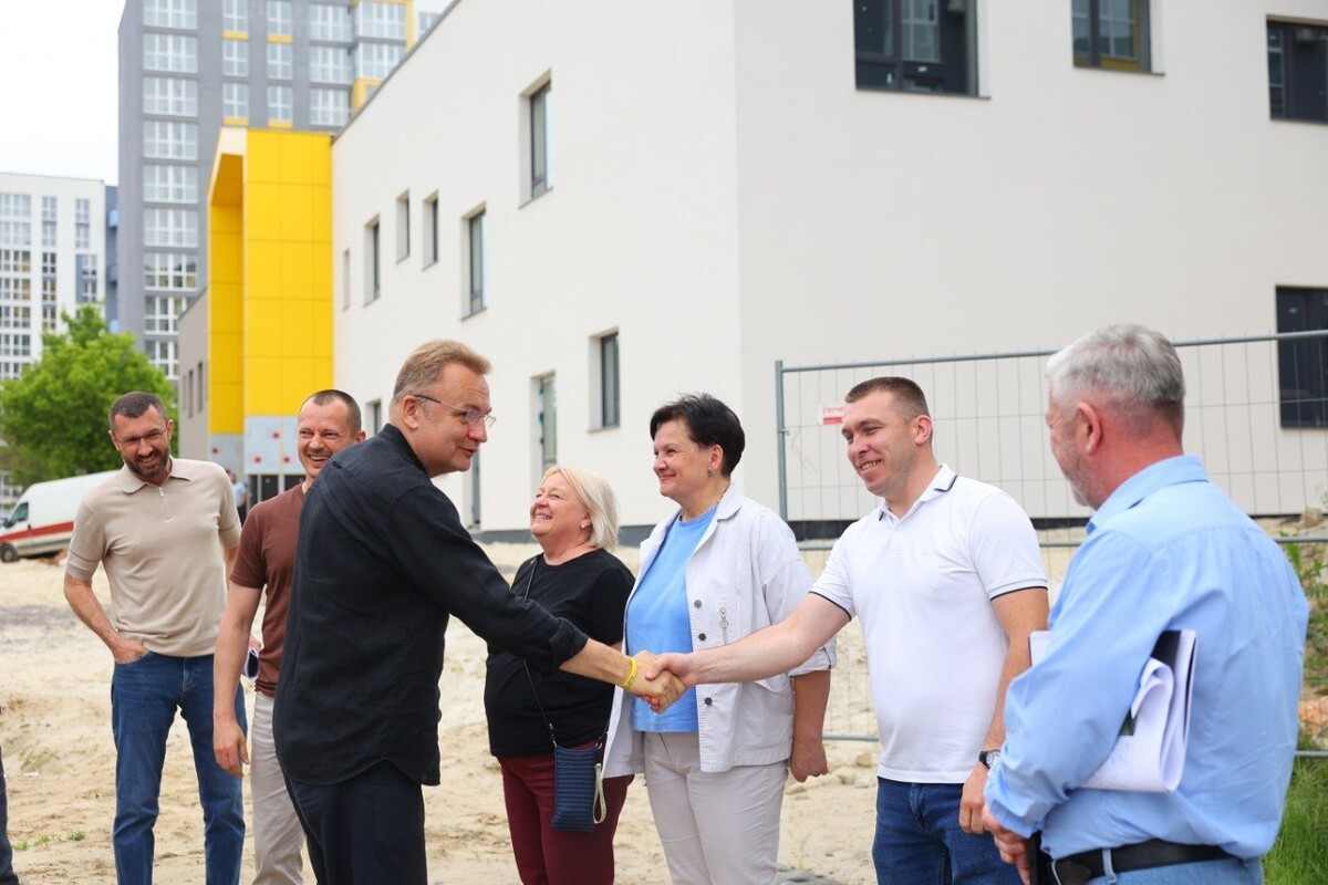 Фото 7: На&nbsp;Левандівці завершують зводити початкову школу: уже наступного року тут навчатимуться перші учні (відео)