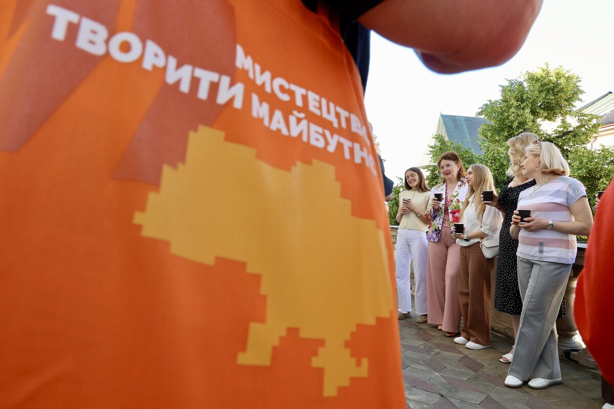 Фото 3: &laquo;Вчитель, який навчає наших дітей, формує майбутнє держави&raquo;: освітяни завітали до&nbsp;міського голови та&nbsp;обговорили майбутнє освіти
