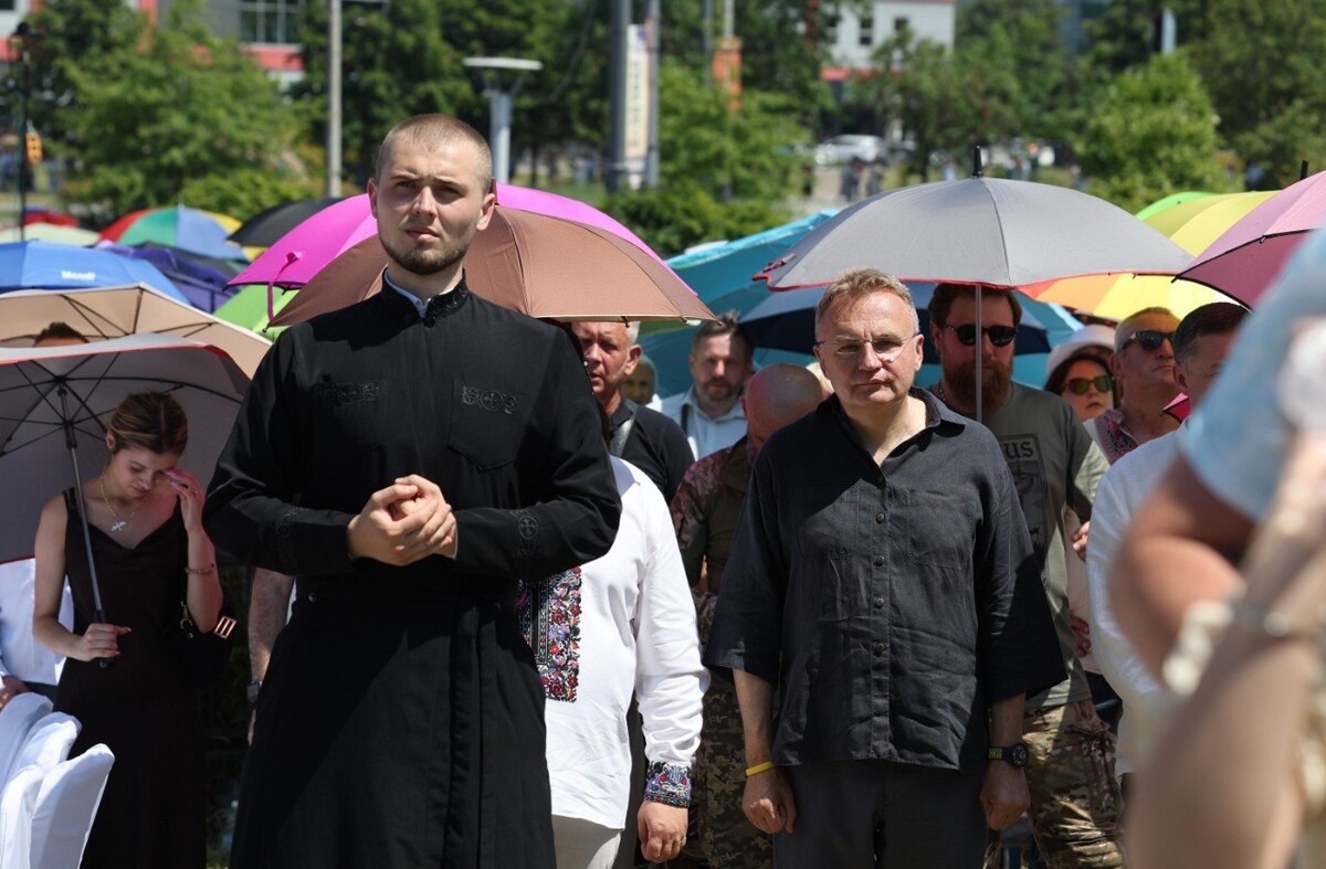 Фото 4: На&nbsp;Сихові тисячі людей об&rsquo;єднались в&nbsp;молитві на&nbsp;честь 25-річчя візиту Папи Римського Івана Павла ІІ в&nbsp;Україну (фото, відео)