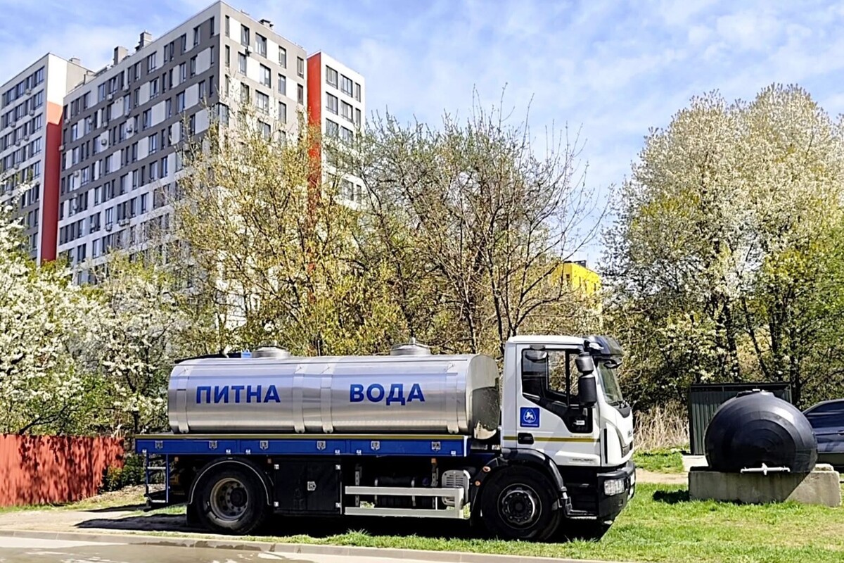 Фото 1: Завтра на&nbsp;вул.&nbsp;Володимира Великого, 89&nbsp;замінюватимуть аварійну ділянку водопроводу: працюватиме водовоз