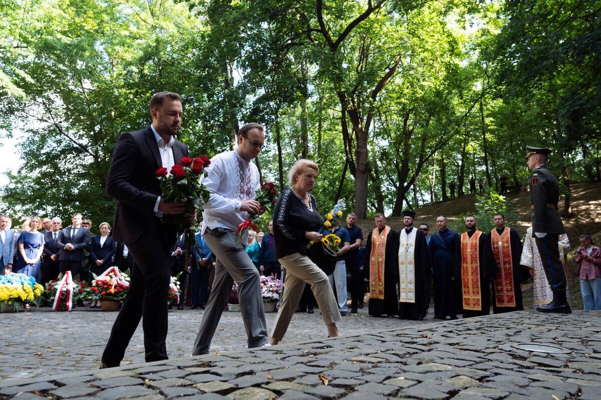 Фото 1: У&nbsp;Львові вшанували пам&rsquo;ять розстріляних професорів на&nbsp;Вулецьких пагорбах